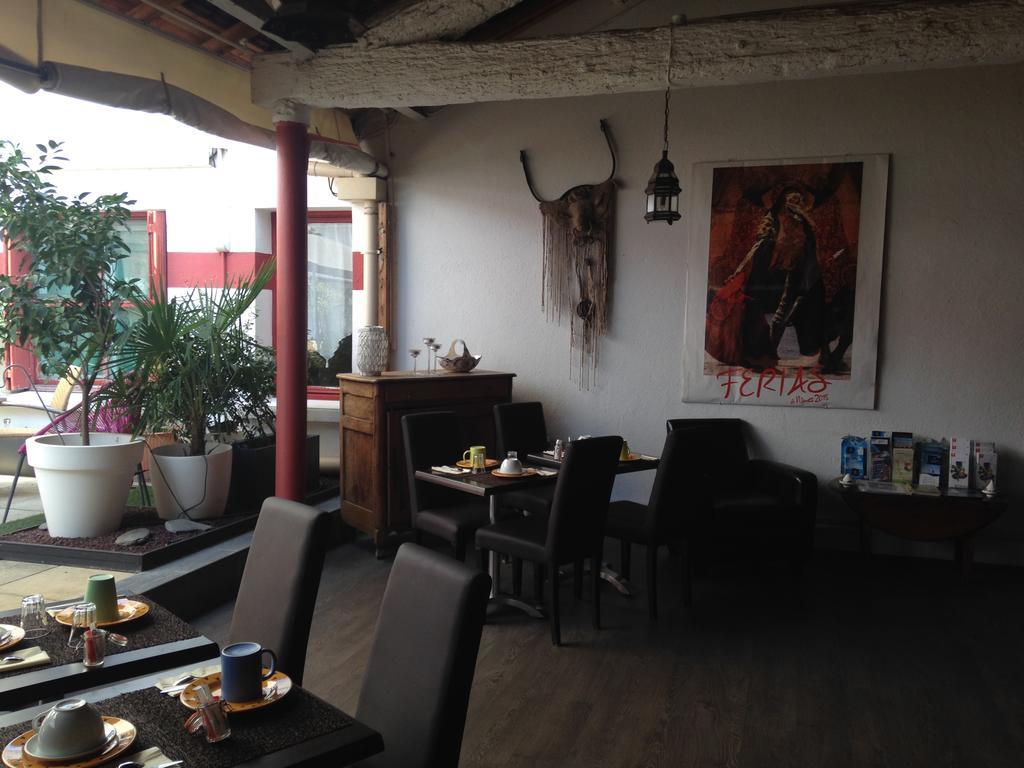 Hotel Cote Patio Nîmes Dış mekan fotoğraf