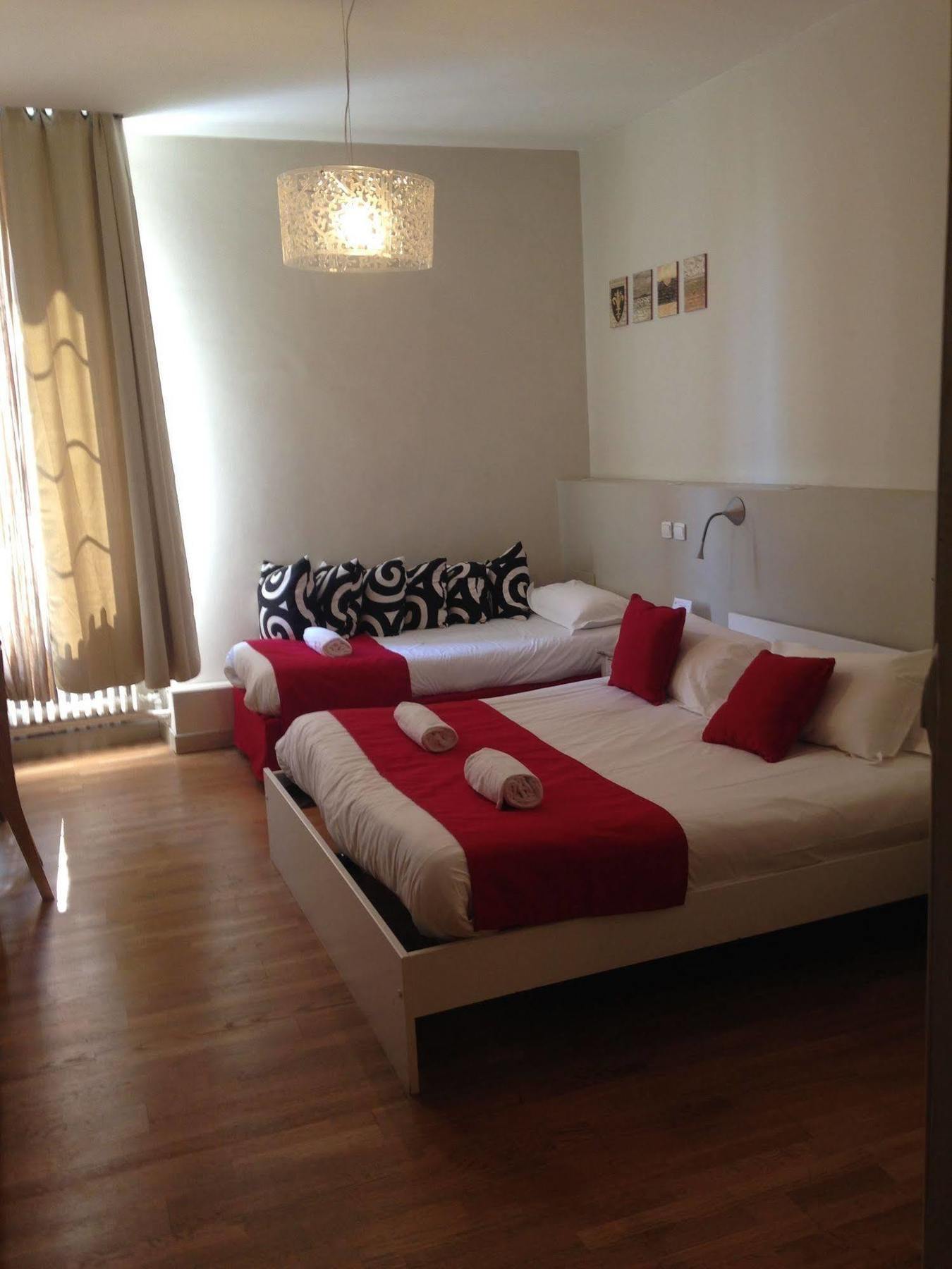 Hotel Cote Patio Nîmes Dış mekan fotoğraf