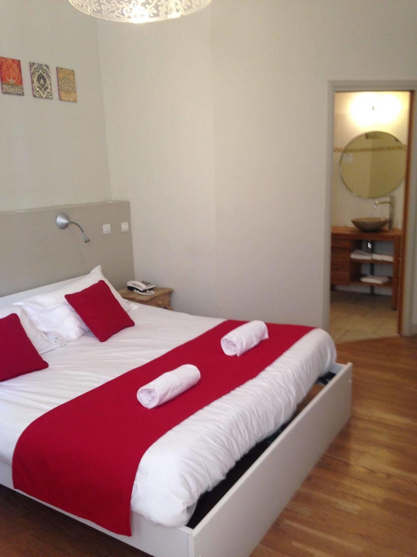 Hotel Cote Patio Nîmes Dış mekan fotoğraf