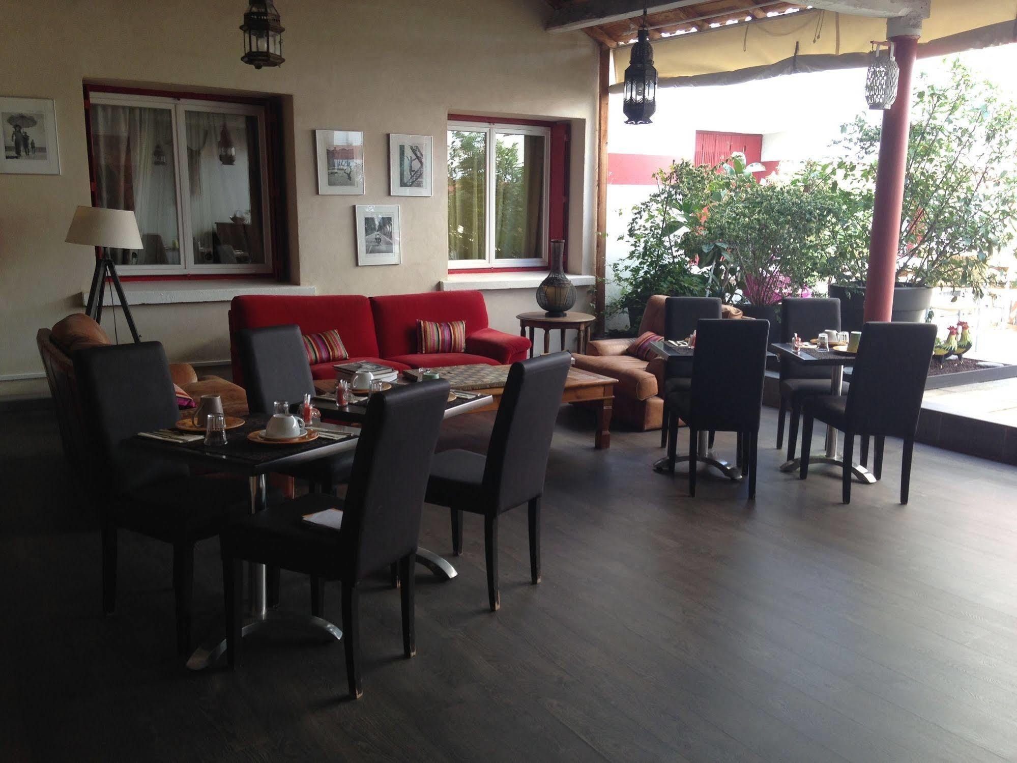 Hotel Cote Patio Nîmes Dış mekan fotoğraf
