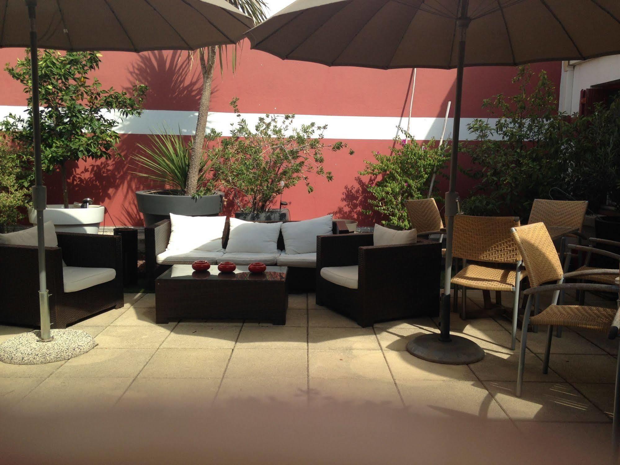 Hotel Cote Patio Nîmes Dış mekan fotoğraf